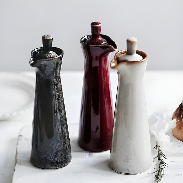 Olje- og krydderflaske laget av keramikk – Stilig og aroma-bevarende | Perfekt for kjøkken og spisebord | Luvikno