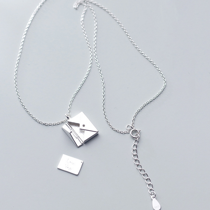 Luvikno | Wrap Necklace laget av Titanstål