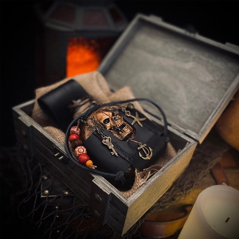 Skull Pirate Rum Bottle laget av harpiks | luvikno