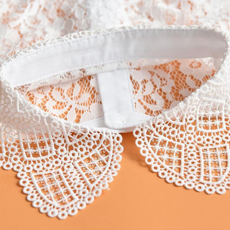 Kvinnebluse med blondeinnsats | Luvikno