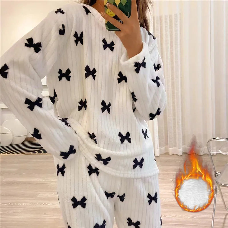 Luvik | Fleece Mukavuus Pyjama - Söpsö, Lämmin ja Mukava 7 Trendikkäässä Vaihtoehdossa