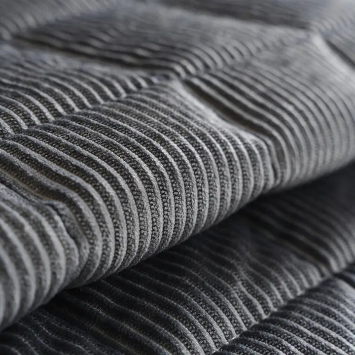 LuxeShield Quiltmatte — Transformér sofaen din til en feilfri oase av komfort og beskyttelse | Luvikno