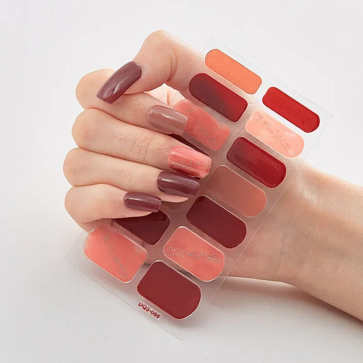 GlitzNail – Festive Christmas Nails Rask, Komplett Uten Salong Luvikno