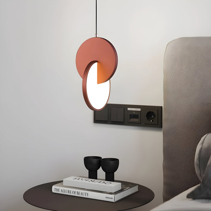 Moderne skandinaviske LED pendellampe med rundt ramme og varmt glød Luvikno
