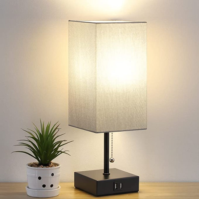 LumiCharge – Moderne Bordlampe med USB-ladeporter | Luvikno
