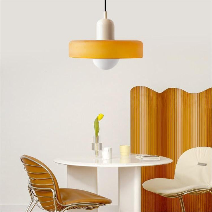 Luvikno | Bauhaus Farget Glasspendellampe for Moderne Interiører