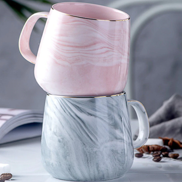 Elegant marmor keramikkopp med gyldne detaljer for daglig bruk | Luvikno