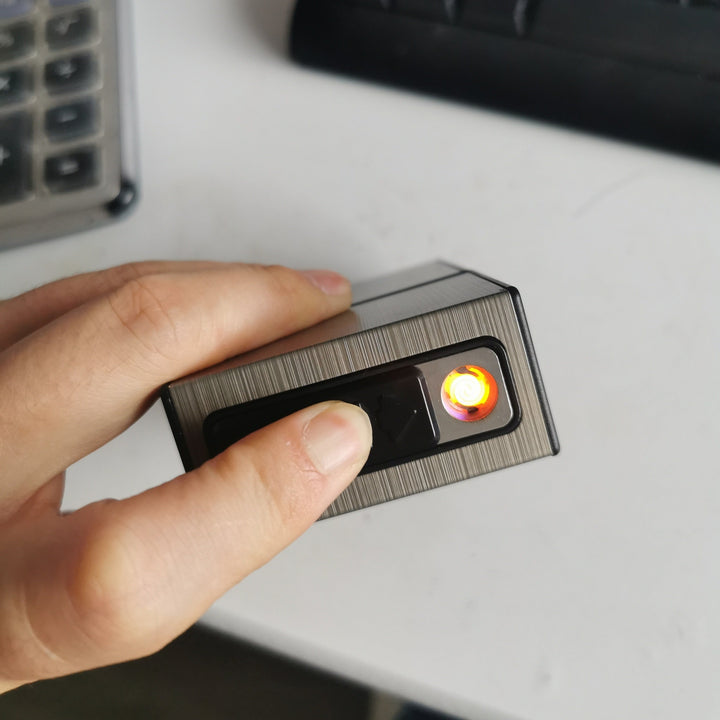 Luvikno | 2-i-1 USB oppladbar lighter og sigarettetui - Stilig herre 20-sigarett holder, fuktighetsbestandig og slitesterk