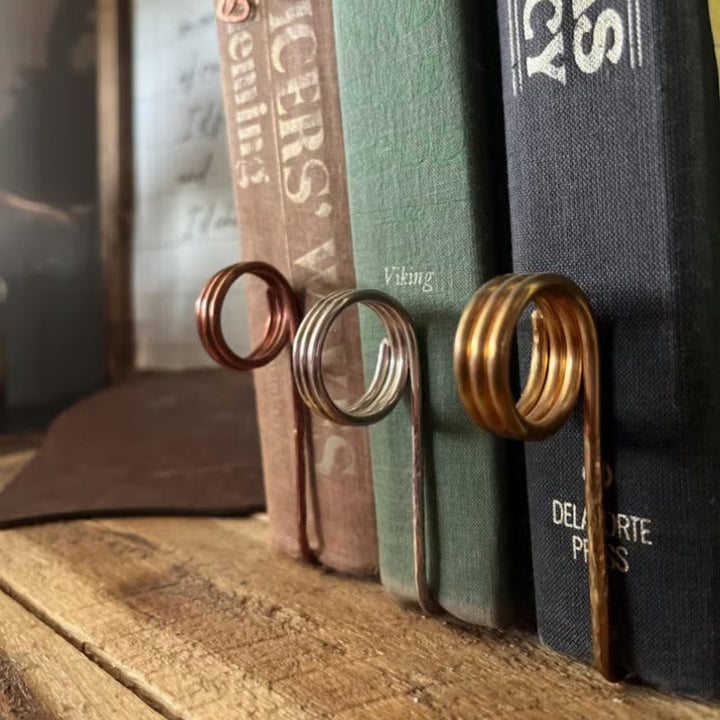 Luvikno | GripLux Ring Holder — Smertfri lesing i luksuriøs stil som slapper av tommelen din og holder boken åpen (3 stykker)