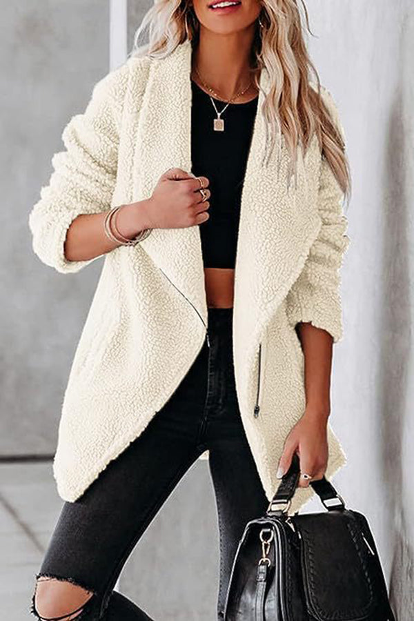 Luvik | rento lampaan-nahkatakki vetoketjullisilla taskuilla ja laatikkovillatakki