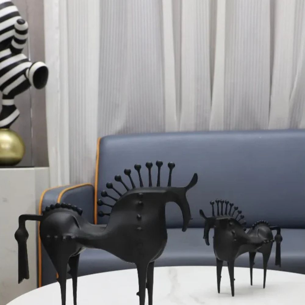 Abstrakt Metall Hest Skulptur | Luvikno