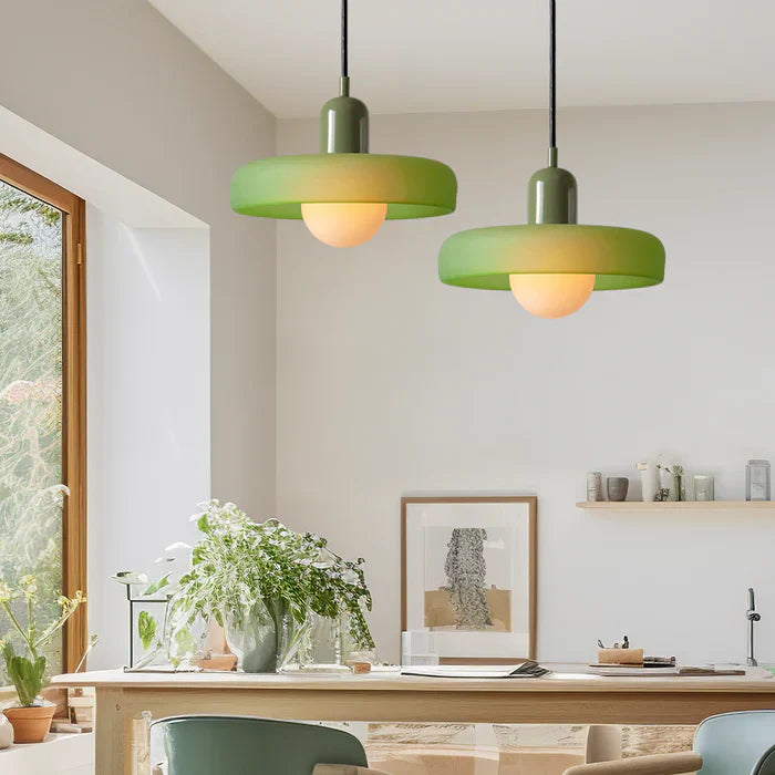 Bauhaus Fargerik Glass Pendelampe - Moderne Designlampe for Stue og Spisestue | Luvikno