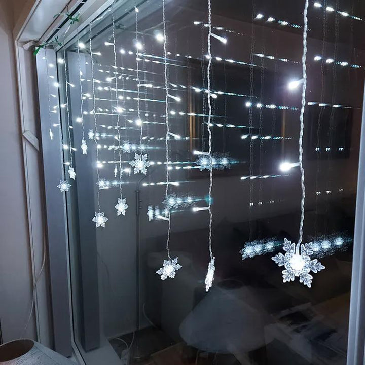 Luvikno | LED Lyskjede Gardin med Snøfnugg | IP43 Vanntett | 4.8W (220V) | 4m / 5m