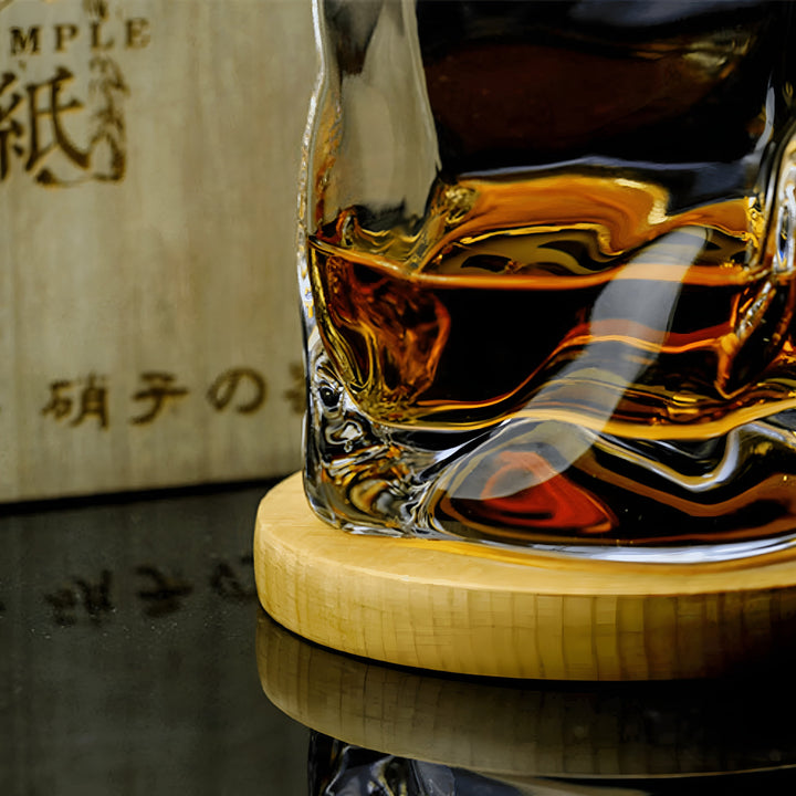 Whiskeyglass i Edo Kiriko stil – Håndskåret med unik krøll design | Luvikno
