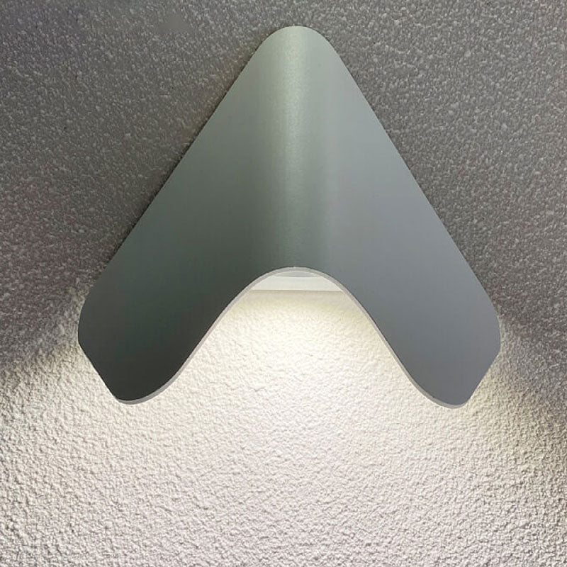 Moderne Kreativ Trekant Aluminium LED Utendørs Vanntett Vegglampe | Luvikno