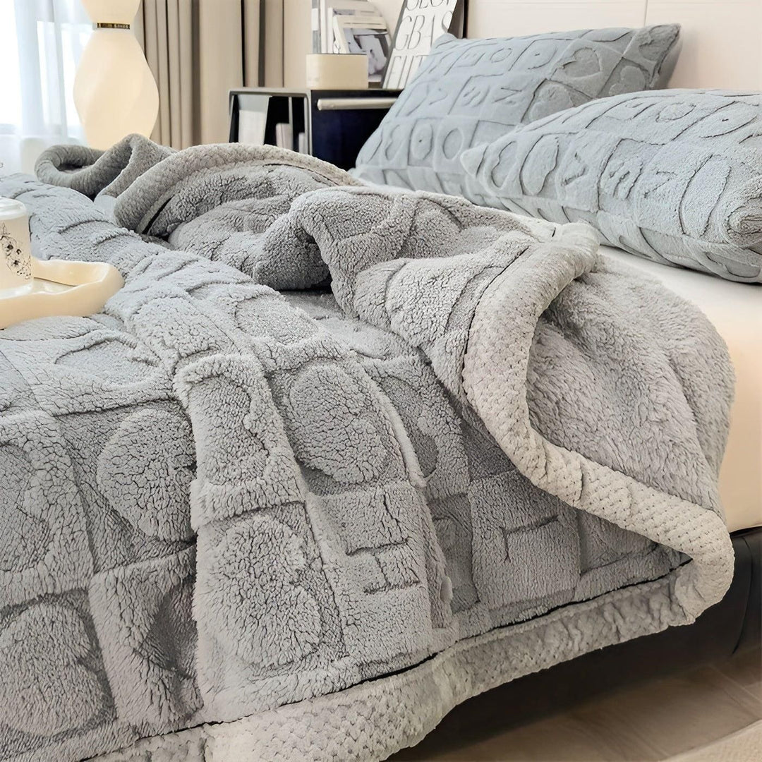 CoralDream Teppe - Varm Fleece Vinterteppe med Dobbeltsidig Hjerte- og Bokstavdesign | Luvikno