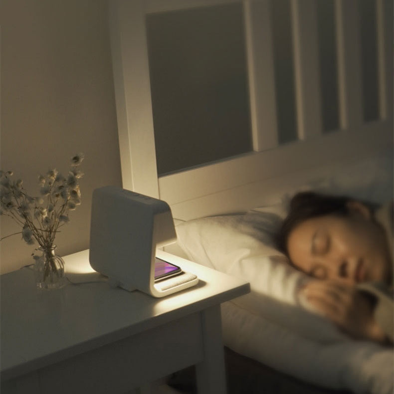 3-i-1 Nattbordlampe Lader Klokke | Luvikno