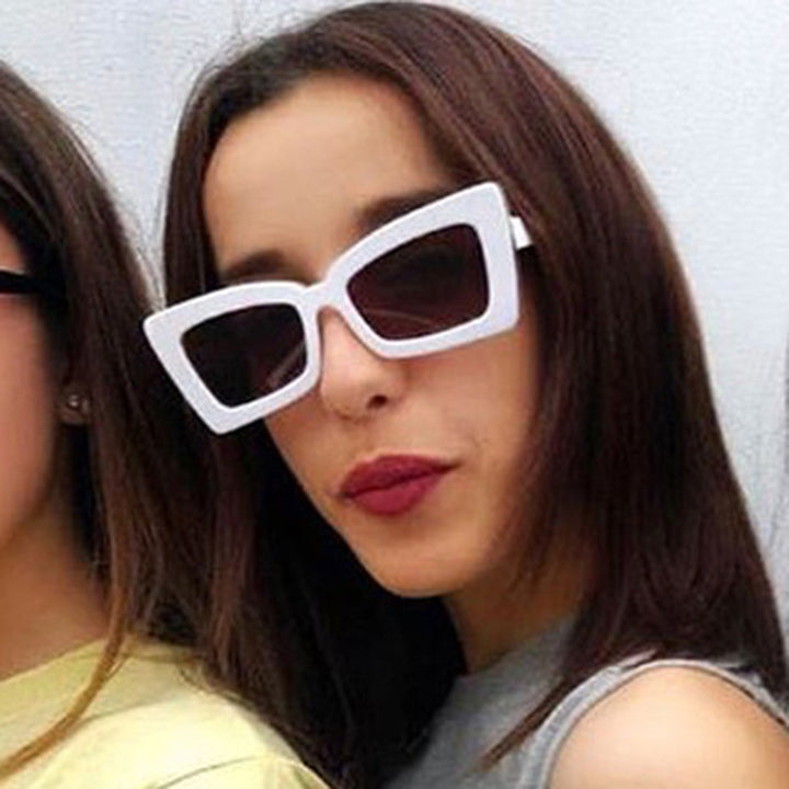 Dame Designer-solbrille med moderne geometrisk ramme Luvikno