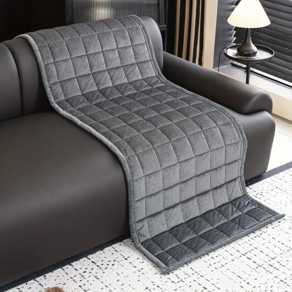 LuxeShield Quiltmatte — Transformér sofaen din til en feilfri oase av komfort og beskyttelse | Luvikno