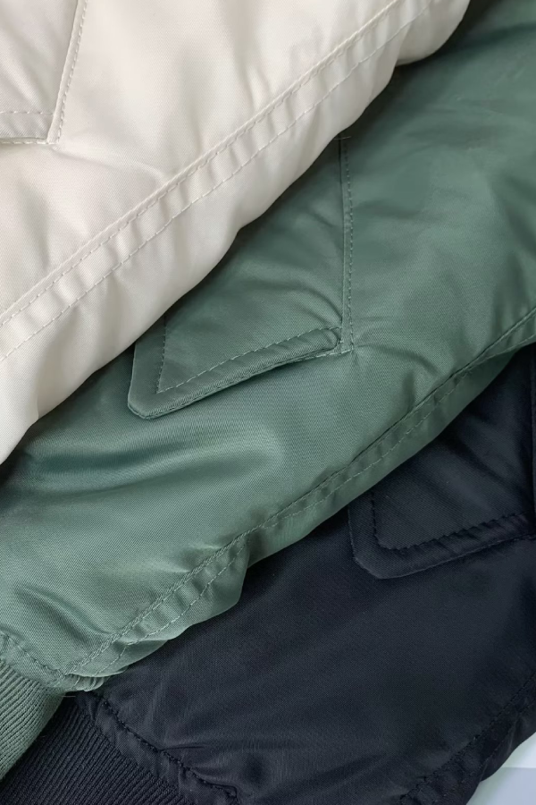 Luvik | Kauluksen paksuuntunut yhden puolen lentotakki baseballtakki