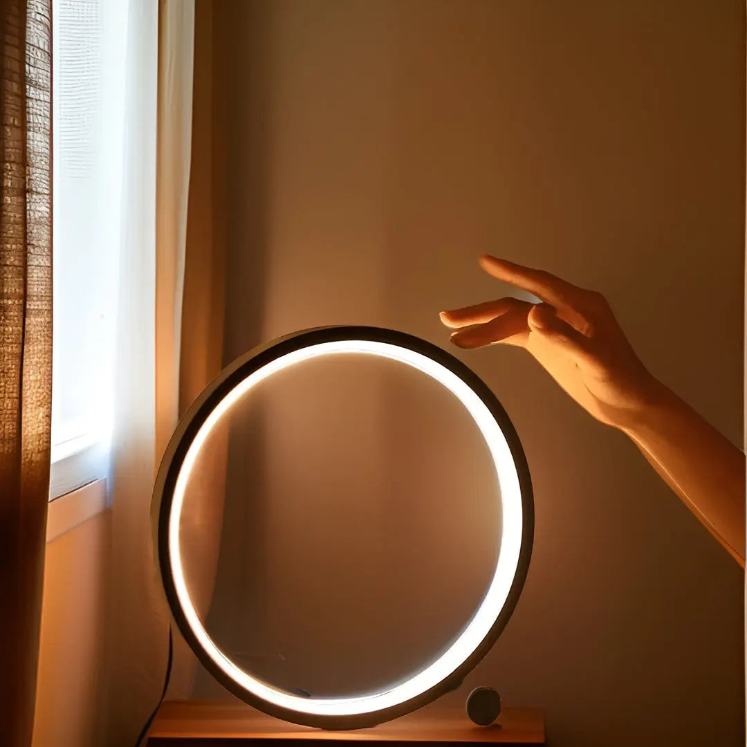 Luvikno | Halo Glo LED Bordlampe – Eleganse og Innovasjon i Belysning