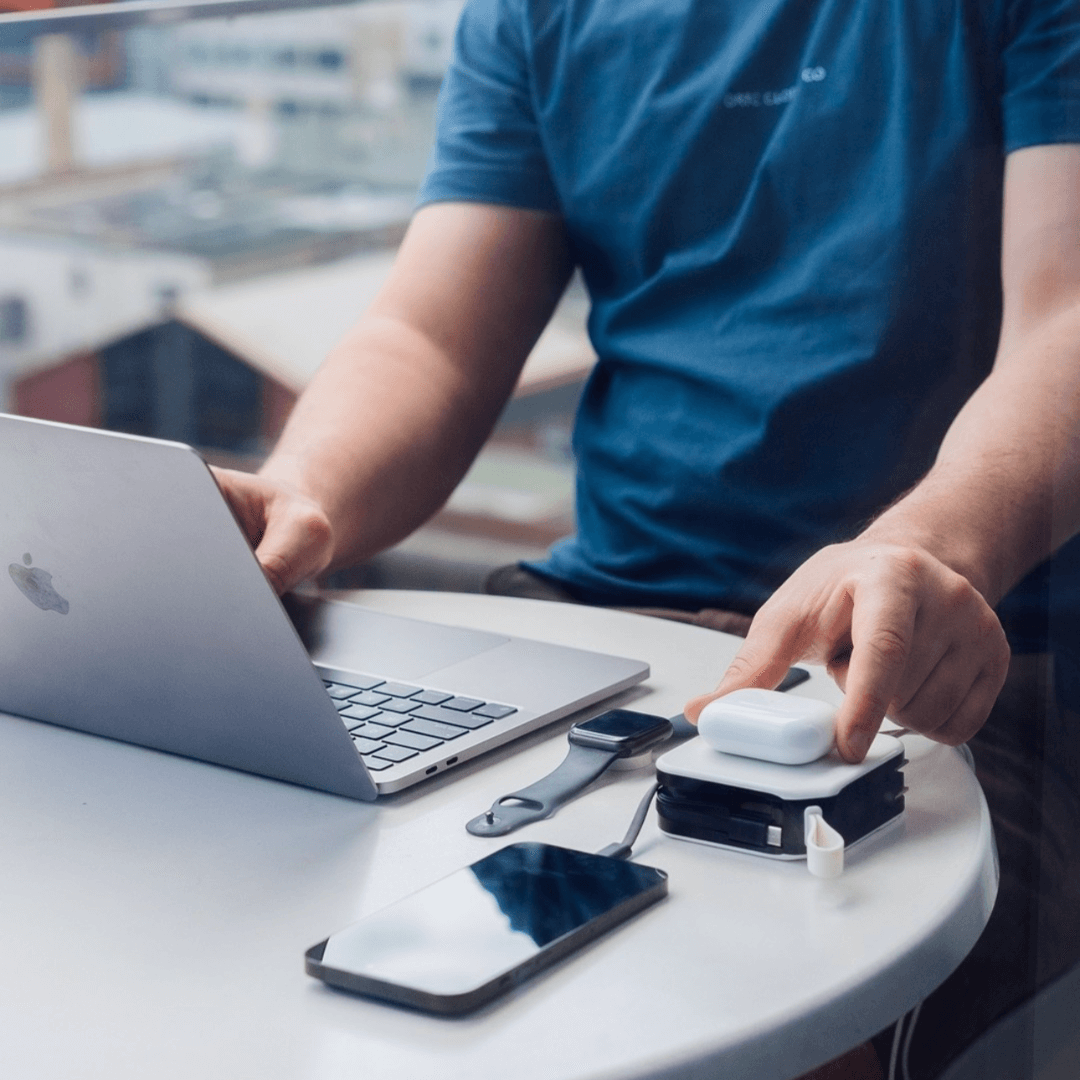 PowerGo Pro – Trådløs Hurtiglading Power Bank | Luvikno