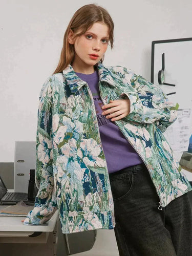 Luvik | Oversize, glanset jakke med blomstermønster.