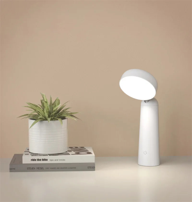 Luvikno | Moderne Svart Bordlampe med Gyldne Detaljer – Luksuriøs LED-belysning