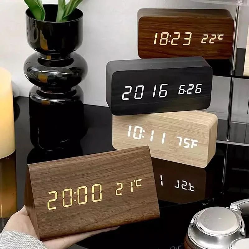 LED Vekkerklokke Tre-Look med 3 Alarmer & Temperatur | Luvikno