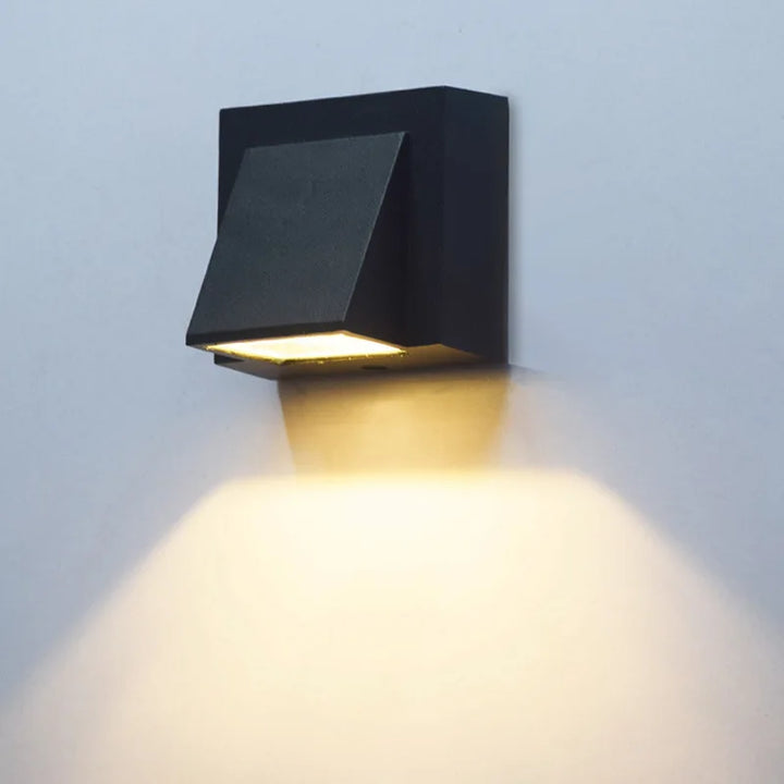 Moderne utevegglys – Værbestandig LED-vegglampe for hage og terrasse | Luvikno