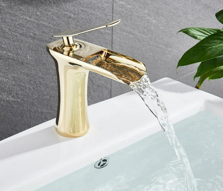 Luvikno | Moderne Fosser Baderomsbatteri – Stilig Design & Elegant Vannstrøm