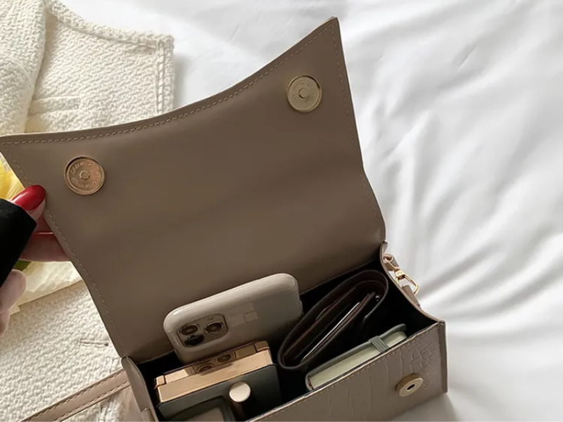 Stil Vår Kvinners Håndveske laget av PU-lær med Crossbody stropp | Luvikno