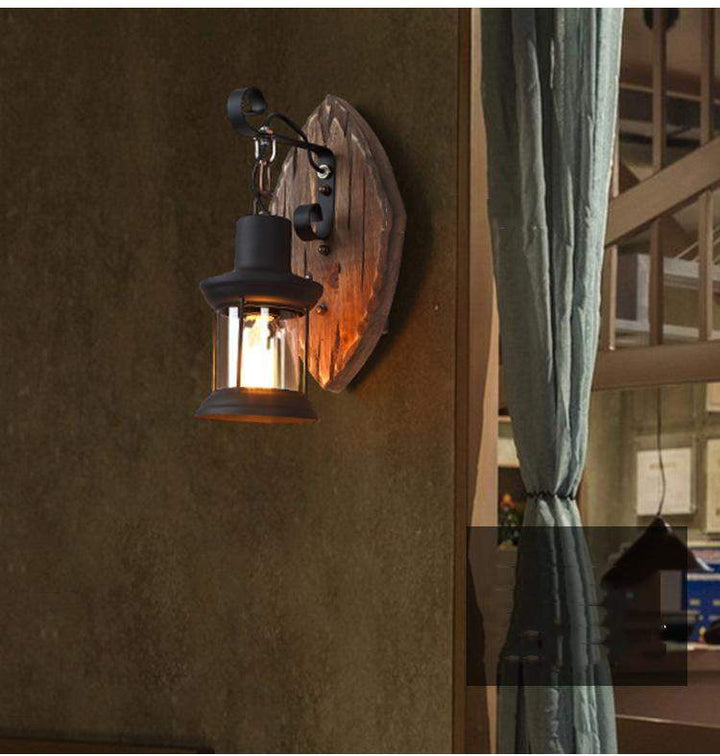 Antikk tre landhus stil vegglampe Luvikno