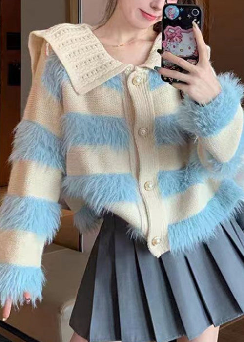 Luvik | Myk beige farget prikkete cardigan med knapper