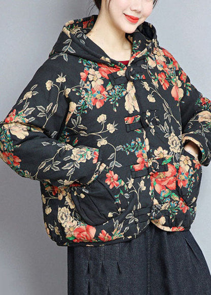 Luvik | Mustat hupparit, joissa on painetut taskut, täynnä naisten talvitakkeja hienosta puuvillasta