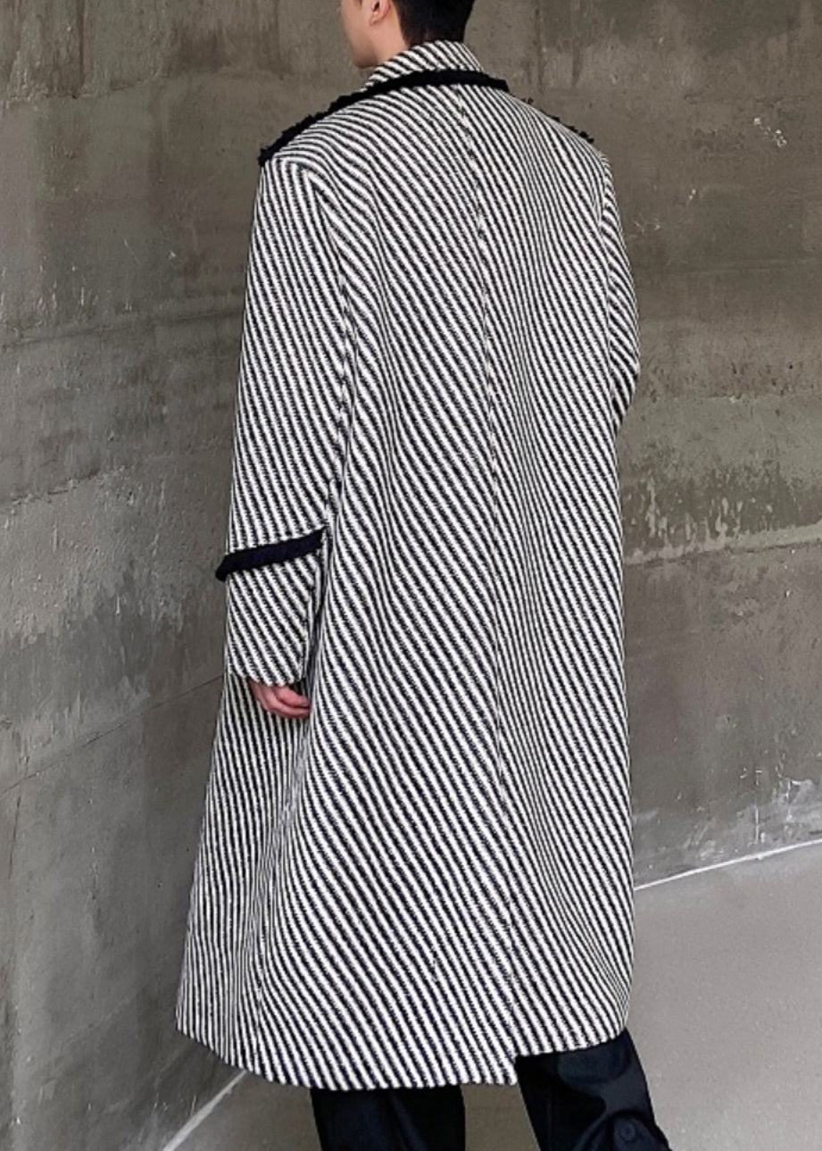 Luvik | Miesten pitkät villatakit harmailla raidoilla napilla talvelle