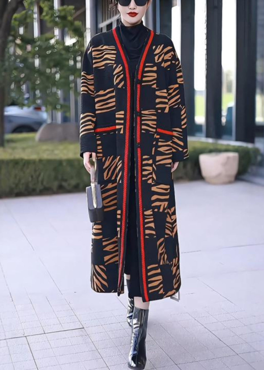 Luvik | Pitkä talvitakki keltaisesta puuvillasta, jossa taskut ja V-avokohta