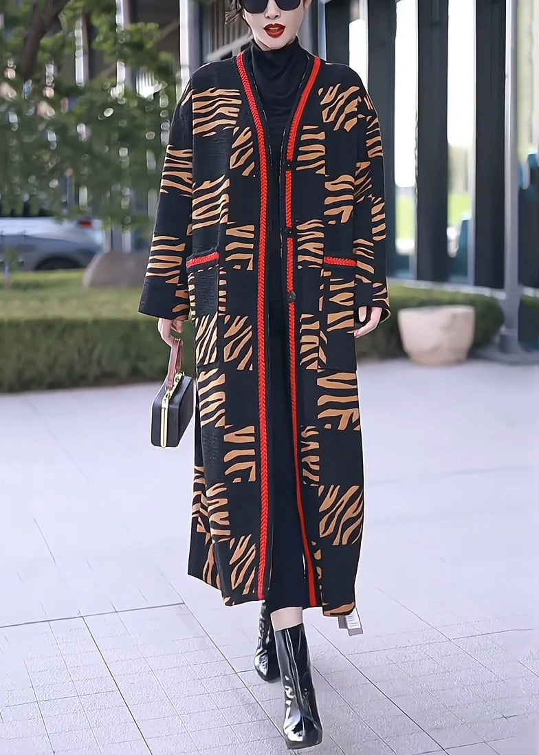 Luvik | Pitkä talvitakki keltaisesta puuvillasta, jossa taskut ja V-avokohta