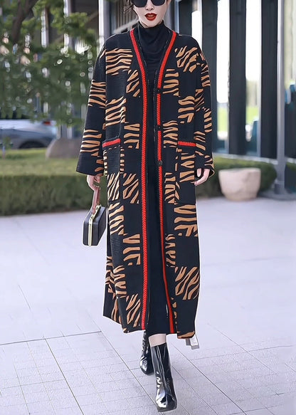 Luvik | Pitkä talvitakki keltaisesta puuvillasta, jossa taskut ja V-avokohta