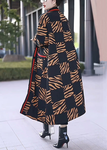 Luvik | Pitkä talvitakki keltaisesta puuvillasta, jossa taskut ja V-avokohta