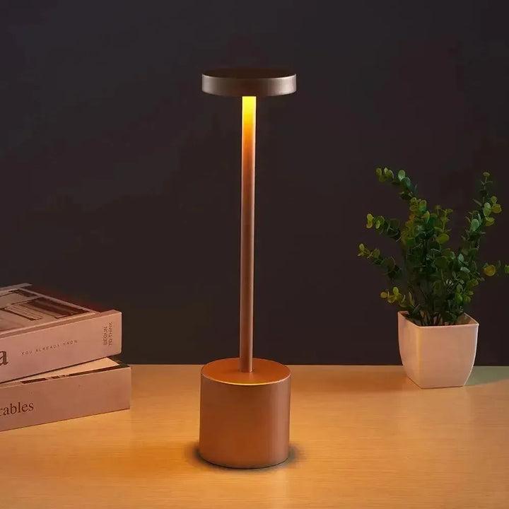 Astori - Oppladbar bordlampe uten kabel | Luvikno