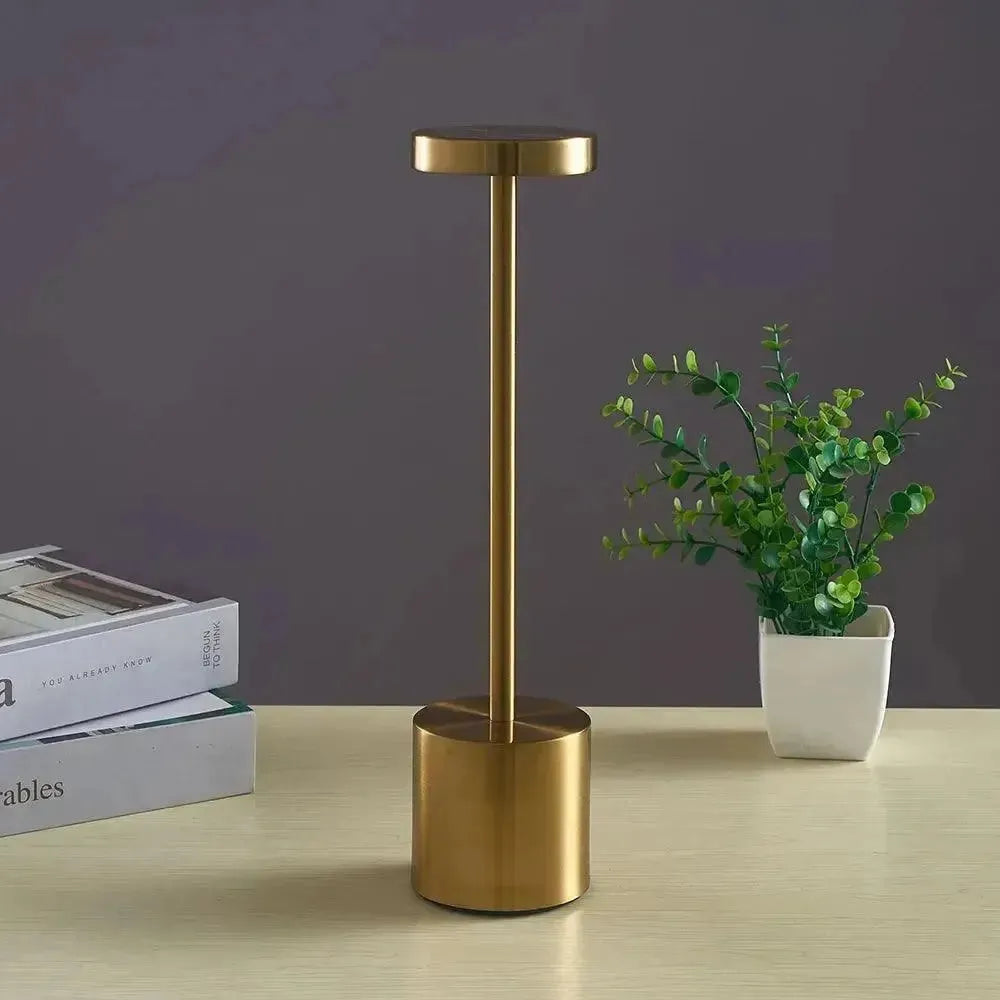 Astori - Oppladbar bordlampe uten kabel | Luvikno