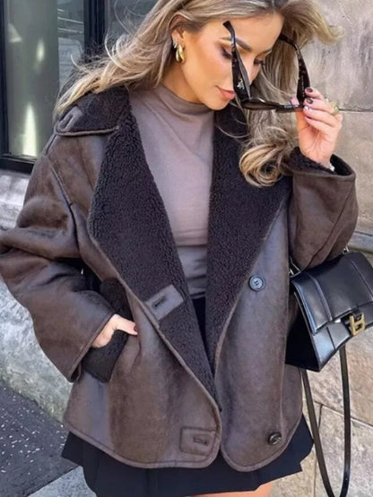 Luvik | Ylisuuri takki naisille, jossa on turkis