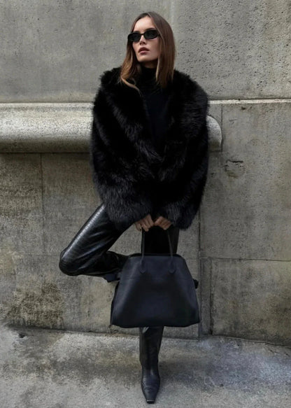 Luvik | Tekoturkki Polo Kaulustakki - Musta