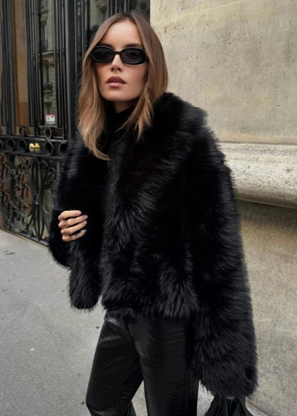 Luvik | Tekoturkki Polo Kaulustakki - Musta