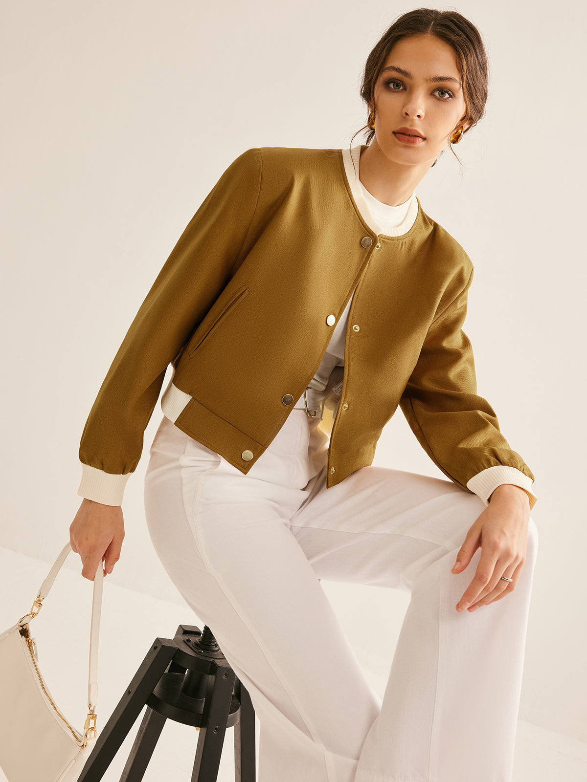 Luvik | Crew Neck Kontrastivärinen Napillinen Takki