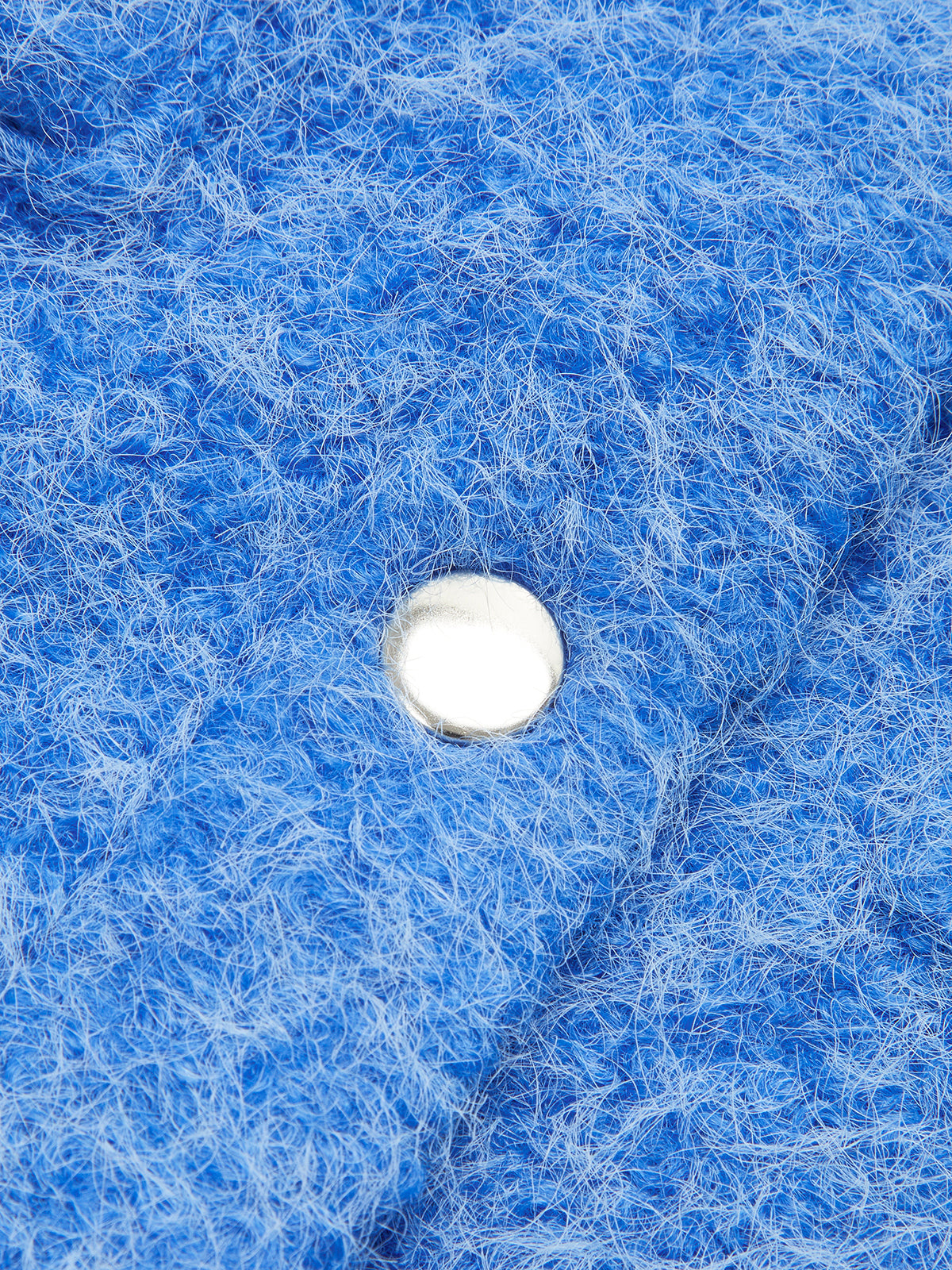 Luvik | Nappisuljella käänteentakkia