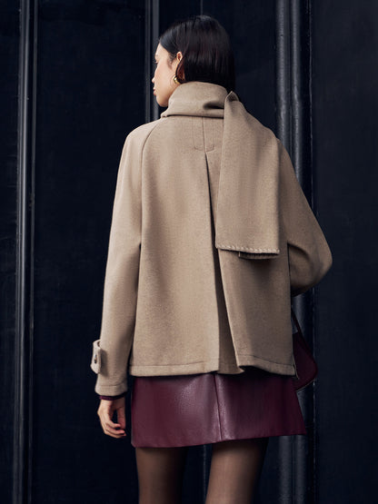 Luvik | Takki, jossa on yhteensopiva nappikaulahuivi