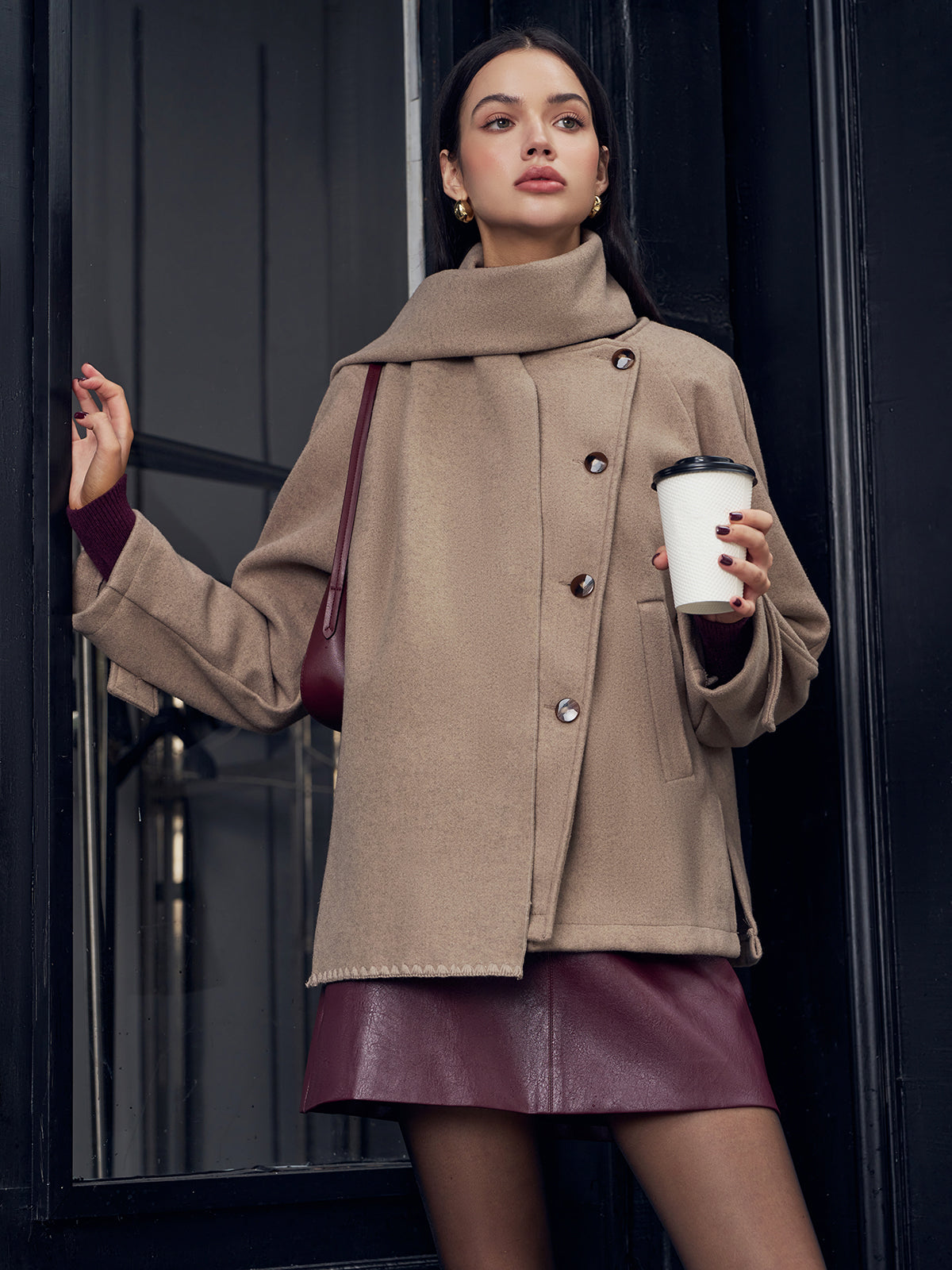 Luvik | Takki, jossa on yhteensopiva nappikaulahuivi