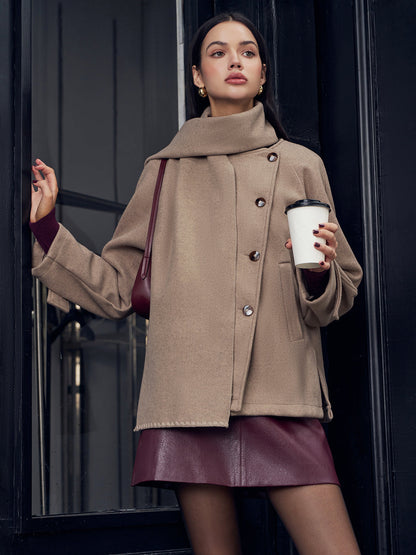 Luvik | Takki, jossa on yhteensopiva nappikaulahuivi